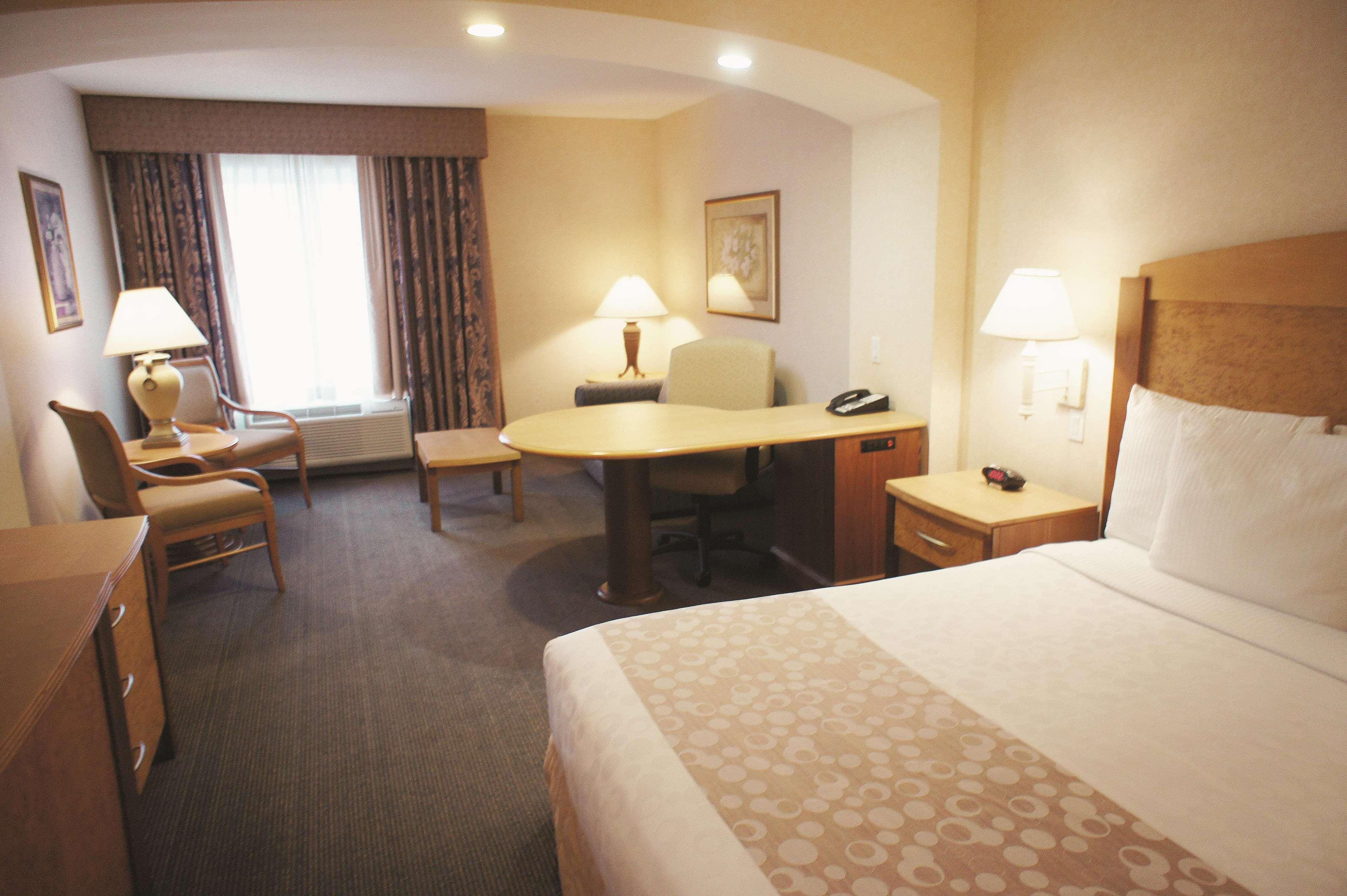 La Quinta By Wyndham Islip - Macarthur Airport Bohemia Exterior foto